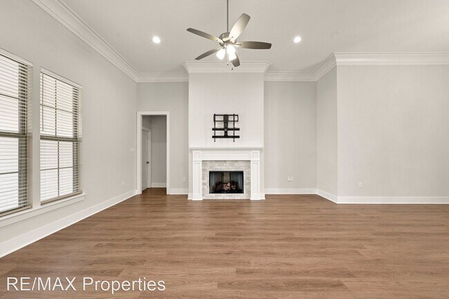 Building Photo - 3 br, 2 bath House - 545 Silverbill Ln