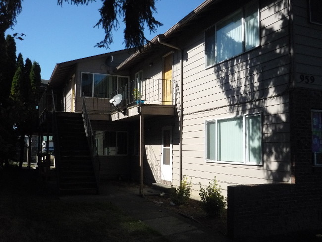 front - 959 7th Ave