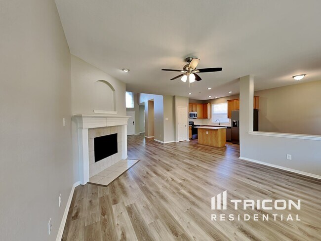 Foto del edificio - 523 Pinnacle Dr