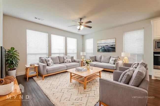 Foto del edificio - 3105 Damsel Sauvage Ln