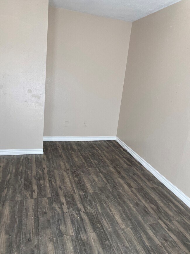Foto del edificio - 7952 Grove Ridge Dr