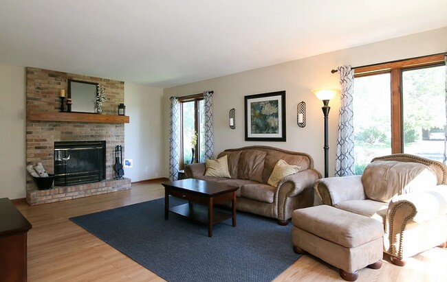 Building Photo - 6301 Hartford Dr