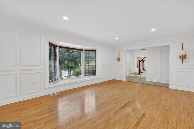 Photo - 9534 Braddock Rd House