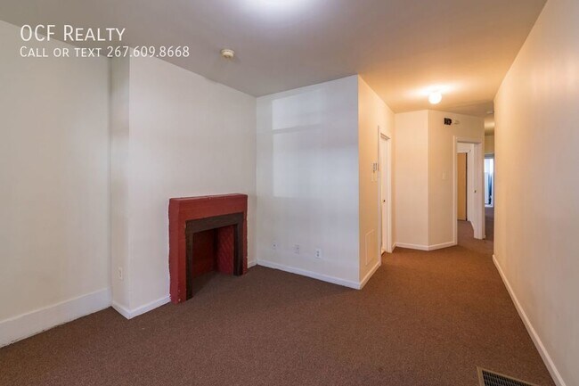 Foto del edificio - Spacious 2 Bedroom, 1 Bath Apartment in We...