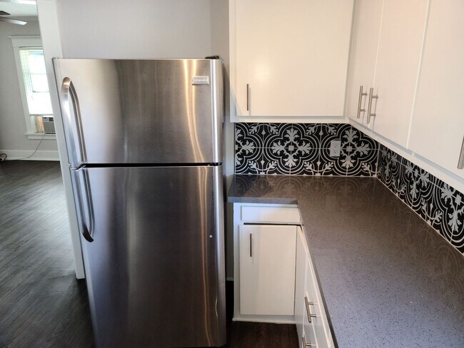 Foto del interior - 3720-3722 San Fernando Rd