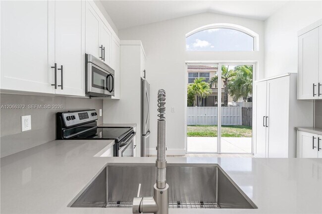Foto del edificio - 15130 SW 49th Ct