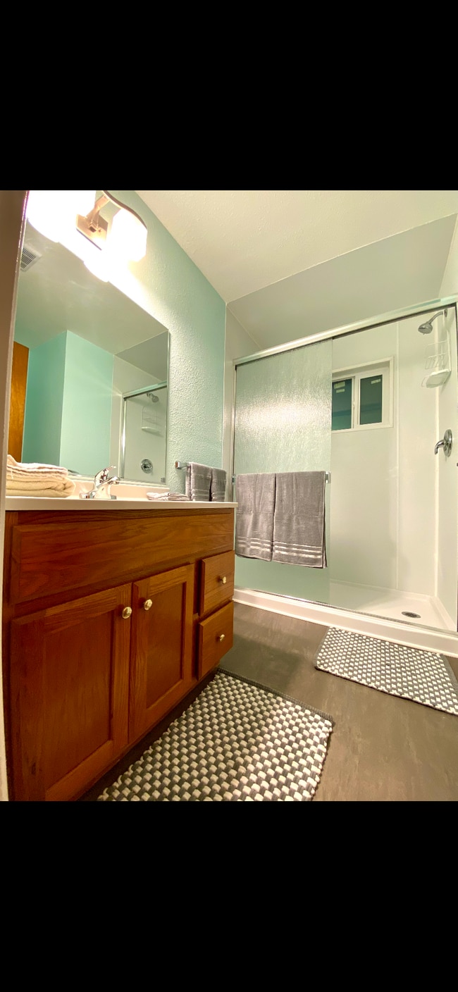 Foto del edificio - 620 Meadow Ln