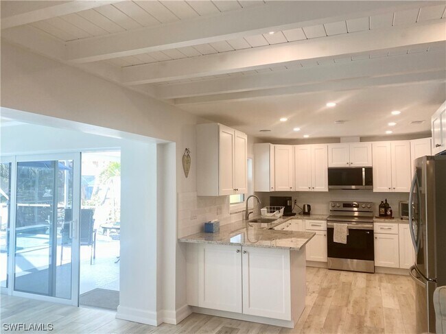 Foto del edificio - 8324 Lagoon Rd