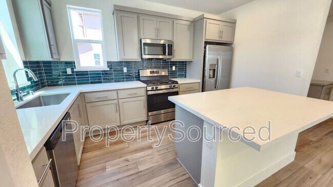 Foto del edificio - 17832 Reunion St