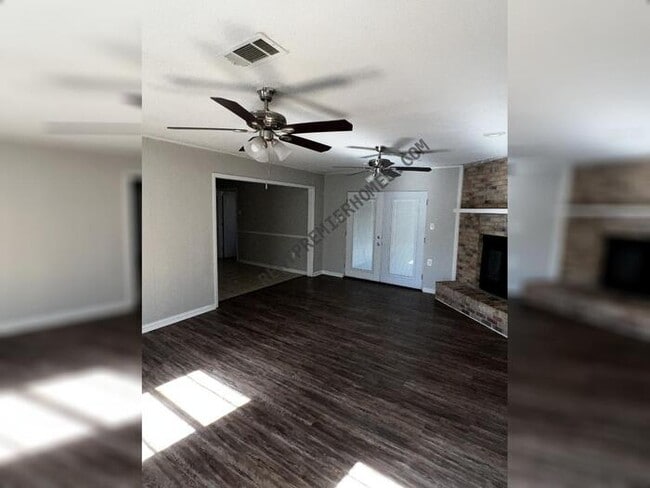 Foto del edificio - 404 Live Oak Dr