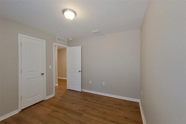 Foto del edificio - 9810 N Santee Terrace