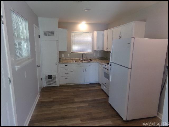 Foto del edificio - 7524 Knollwood Rd