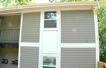 Building Photo - 815 Clay St