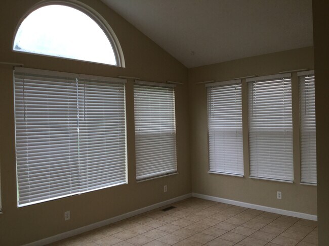 Foto del edificio - 9868 Codyview Dr