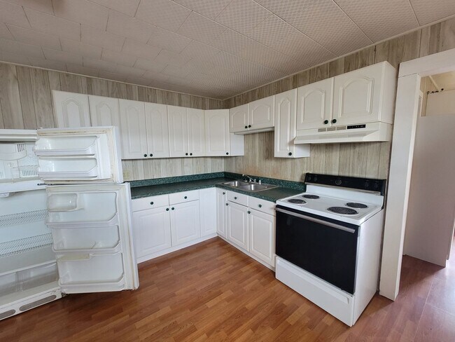 Foto del edificio - 2 Bed/1 Bath Upstairs Apartment