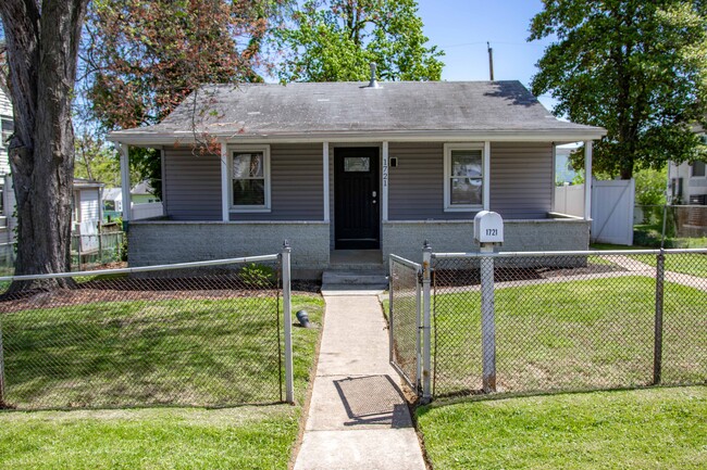Foto del edificio - 1721 Glen Curtis Rd