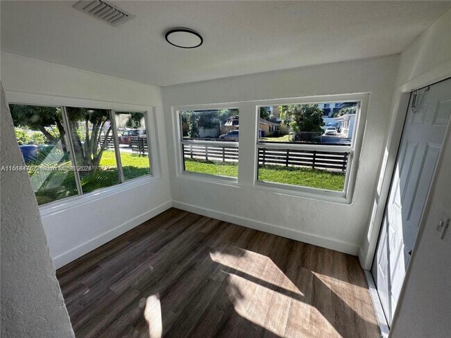 Building Photo - 1025 NW 55th St