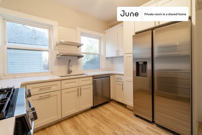 Foto del edificio - Room in Shared 5 bed/2 bath home in Brookline