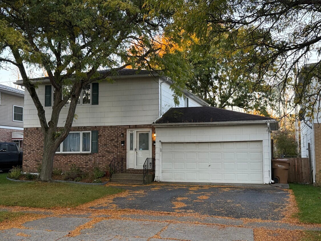 FRONT - 46 Strasbourg Dr