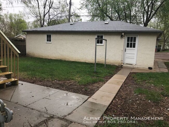 Foto del edificio - 608 S Walts Ave