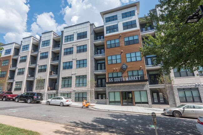 Building Photo - Downtown Asheville Apartment!