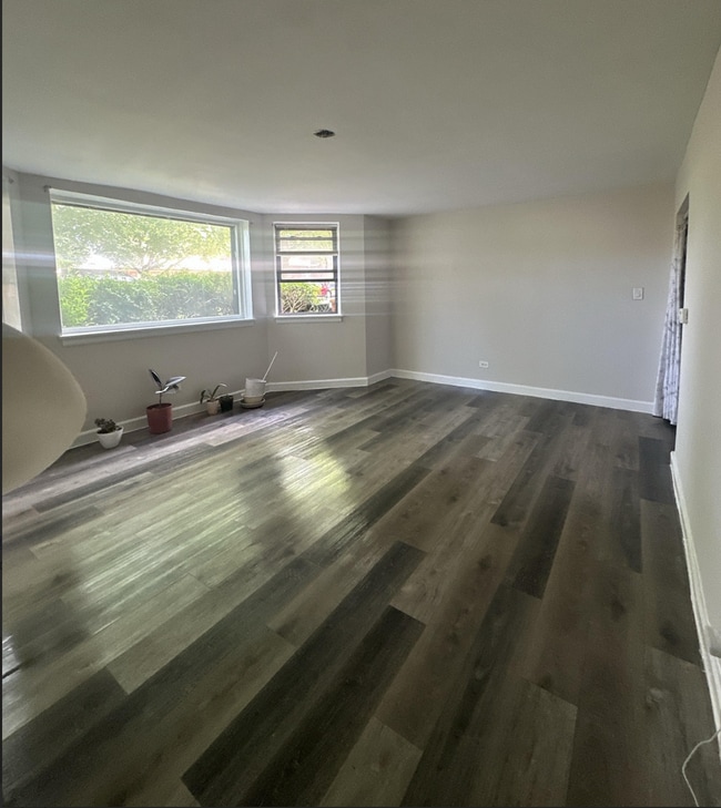 Building Photo - 5718 N Mozart St