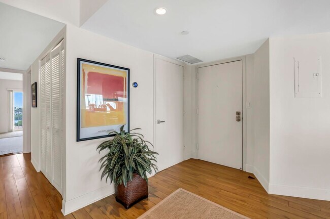 Foto del edificio - 4301 N Ocean Blvd