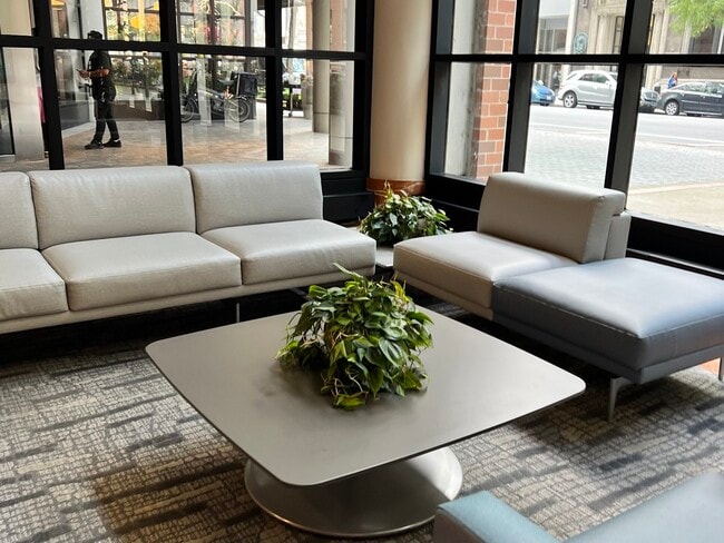 Foto del edificio - 211 E Ohio St