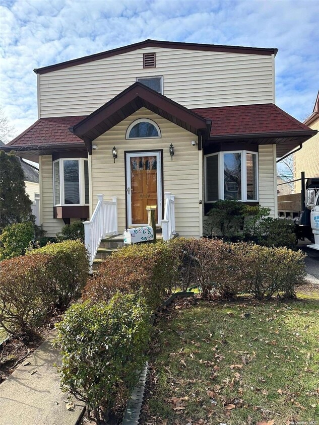 8134 251st St, Queens, NY 11426 House Rental in Queens, NY