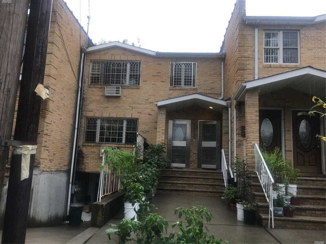 Primary Photo - 116-09 Linden Blvd