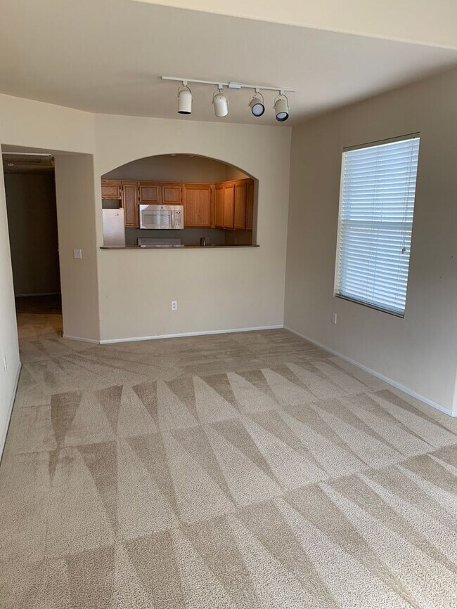 Foto del edificio - Gated Condo - One bedroom Upstairs  - Comm...