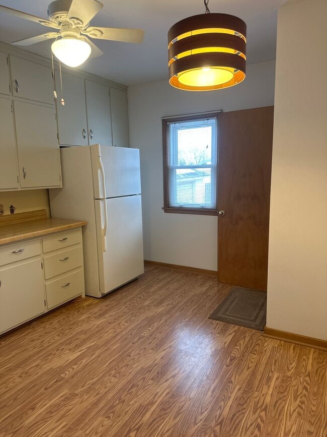 Foto del edificio - 1539 Byron Ave