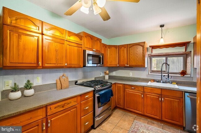 Building Photo - 4417 Pechin St