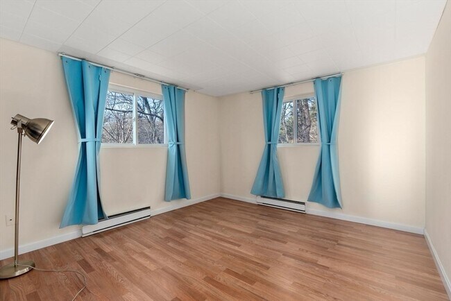 Foto del edificio - 5 Wampus Ave