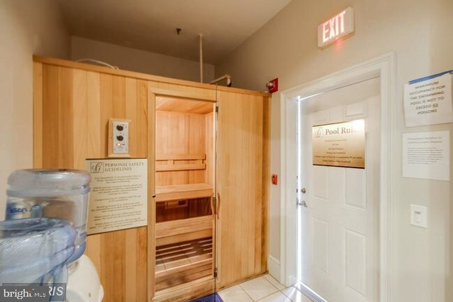 Foto del edificio - 1591 Spring Gate Dr