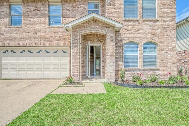 Building Photo - 2353 Live Oak Dr