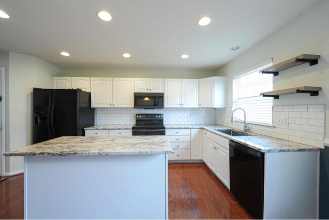 Foto del edificio - 2441 E York St