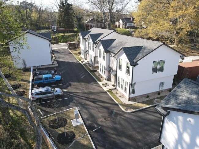Foto del edificio - 195 W Lake Ave NW