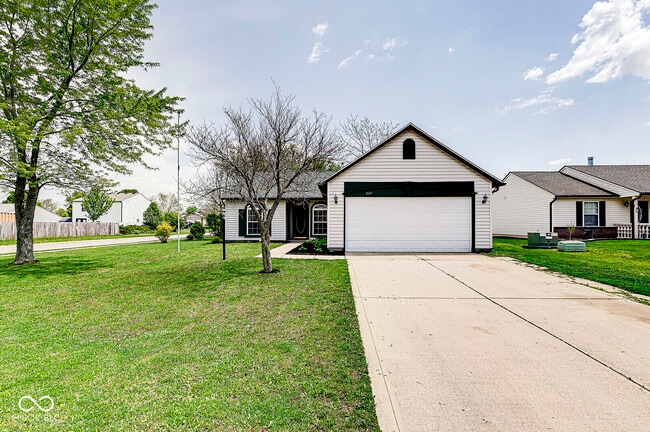 Building Photo - 4047 Dogwood Ln