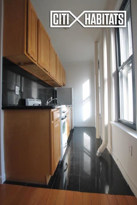 Building Photo - 442 3rd Ave