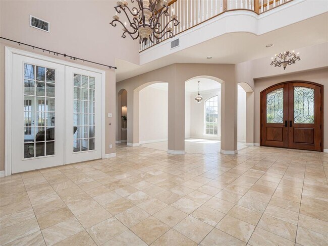 Foto del edificio - 9805 Big View Dr