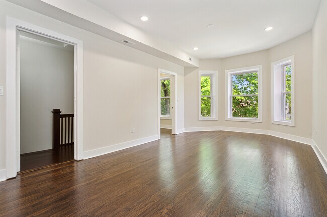 Foto del edificio - 6826 S Prairie Ave