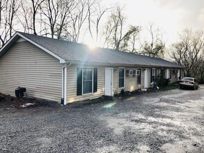 Building Photo - 191 Oak St