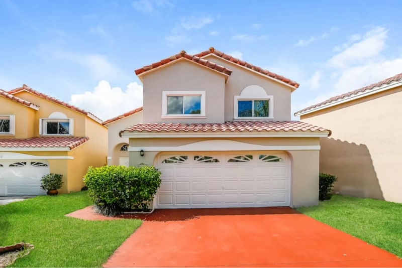 Foto principal - 3011 SE 6th Ct