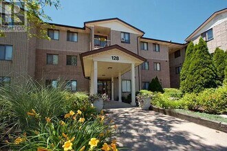 Building Photo - 128 St Augustine Dr