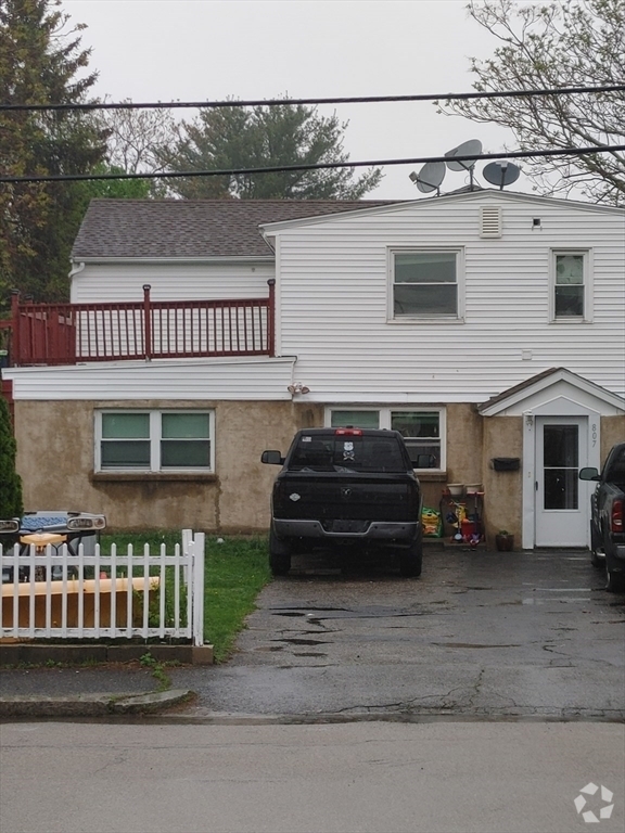 Building Photo - 807 Franklin St