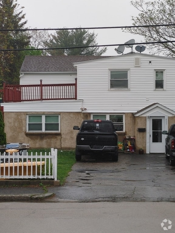 Building Photo - 807 Franklin St