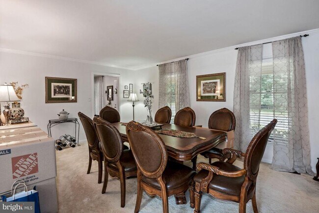 Foto del edificio - 2131 Silentree Dr