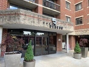 Building Photo - 15 N Beacon St