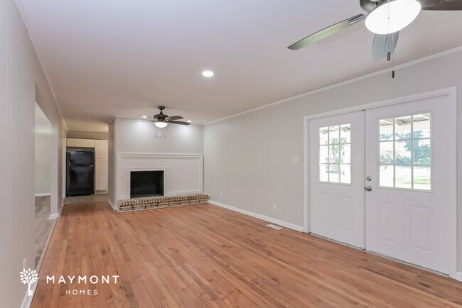 Foto del edificio - 124 Carter Woods Dr